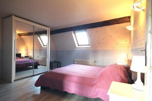 3 bedrooms, travel crib, free WiFi