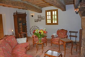 Téléviseur, foyer, lecteur de DVD