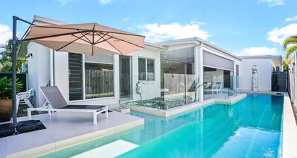 Bluewater Escape at Harbour Drive- Luxury Coastal Retreat with Private Pool | Family & Pet-Friendly
