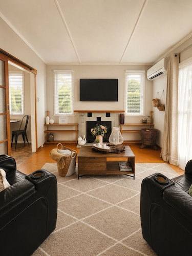 The Coasty Bach | Curated Coastal Comfort
