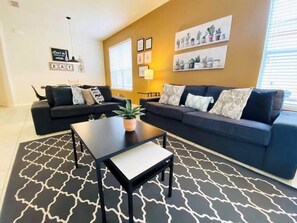 Living area - Bella Vida Home (Kissimmee)