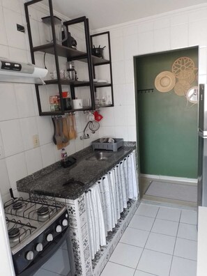 Mikroaaltouuni, uuni, liesi