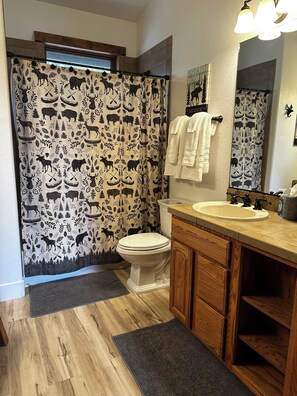 Shower, jetted bath, hair dryer, towels -  Luxury Rustic Home w/views, On trails. Only 5 min to town and 30 min to skiing! (Flagstaff)