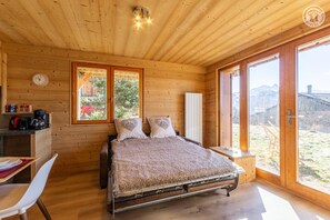 1 chambre, fer et planche Ă repasser, Wi-Fi gratuit, draps fournis