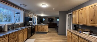 Beautiful South Anchorage 5-Bedroom House with Extra Large Deck and Patio