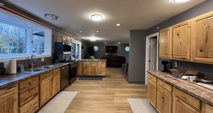 Beautiful South Anchorage 5-Bedroom House with Extra Large Deck and Patio