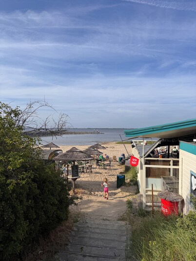Chalet near the beach in Zeeland - perfect for water sports, cycling & relaxation