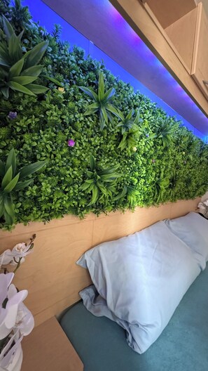 3 chambres, fer et planche à repasser, lit de bébé portatif