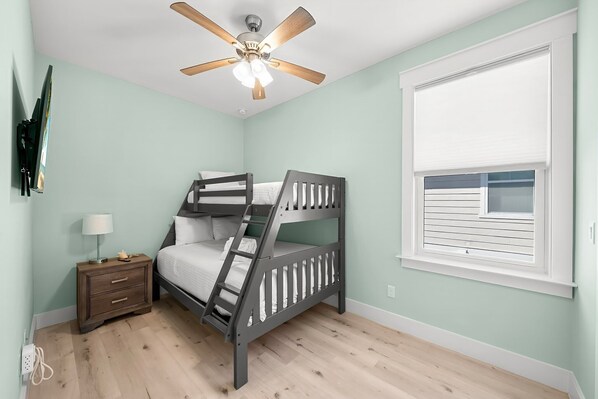 4 chambres, fer et planche à repasser, Wi-Fi gratuit, draps fournis