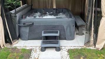 Idromassaggio all'aperto