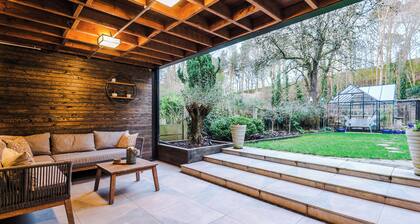 Unique luxury garden apartment in Northenden / 2 Guests