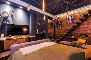 4 bedrooms, iron/ironing board, travel crib, WiFi - Unique Luxury Home in Northenden / 10 Guests (Wythenshawe)