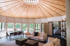 Deluxe House | Living area