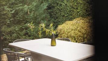 Deluxe Cottage | Terrace/patio