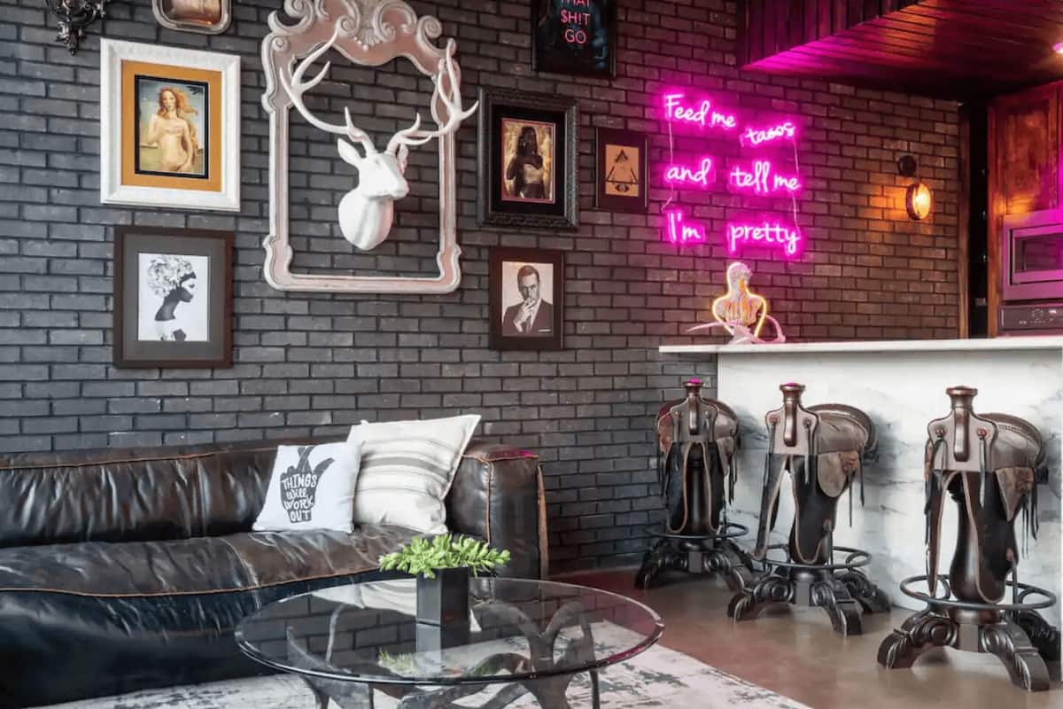Townhome, 5 Bedrooms, Non Smoking, City View | Living area