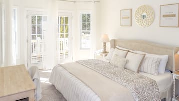 4 bedrooms, desk, iron/ironing board, travel cot