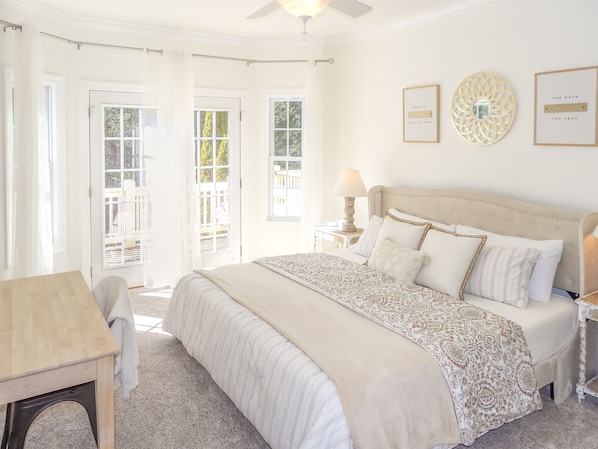 4 bedrooms, desk, iron/ironing board, travel crib