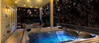 Cozy TownHaus by Jubelas - Private Relaxing Hot Tub