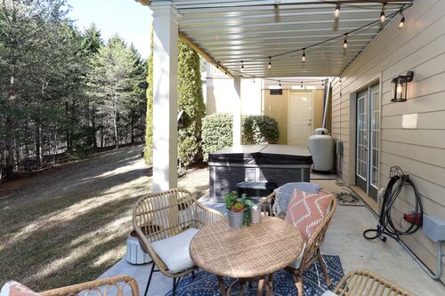 Cozy TownHaus by Jubelas - Private Relaxing Hot Tub