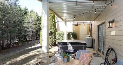 Cozy TownHaus by Jubelas - Private Relaxing Hot Tub