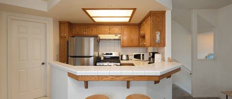 Four, plaque de cuisson, distributeur de glaçons