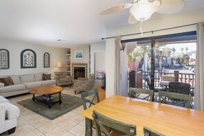 TV, fireplace, stereo