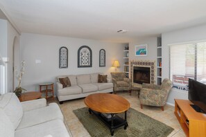 TV, fireplace, stereo