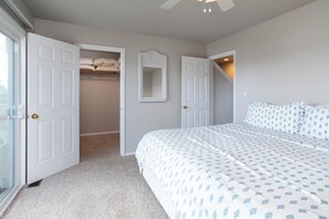 2 chambres, fer et planche à repasser