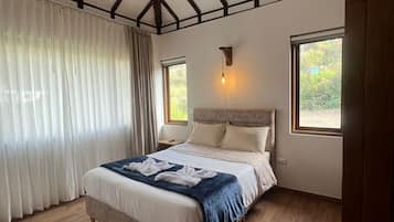 4 bedrooms, WiFi, bed sheets