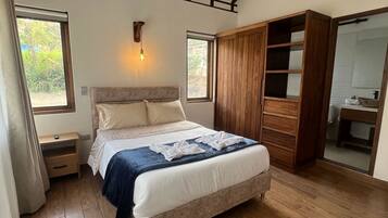 4 bedrooms, WiFi, bed sheets