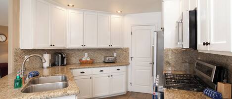 Oven, stovetop, ice maker