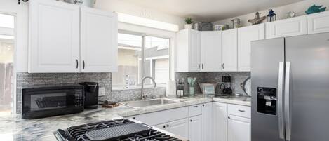 Oven, stovetop, ice maker