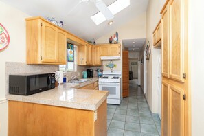 Oven, stovetop, ice maker