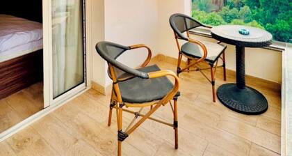 Amon Pyramids View Inn