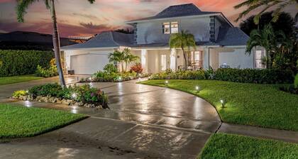 Dream Tropical Oasis – Marco Beach House 8-10min walk to the beach - Lush Pool