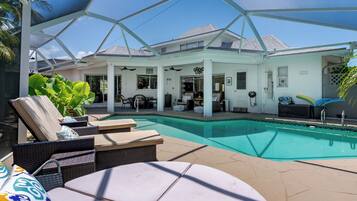 Piscina externa, piscina aquecida