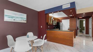 Apartment | Dining room