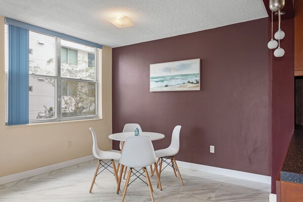 Apartment | Dining room