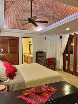 4 bedrooms, in-room safe, iron/ironing board, travel cot - Beach front Paradise | Casa NFT Tulum-Soliman Bay (Tulum)