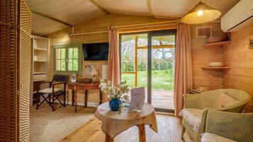 Televisie en een tafeltennistafel