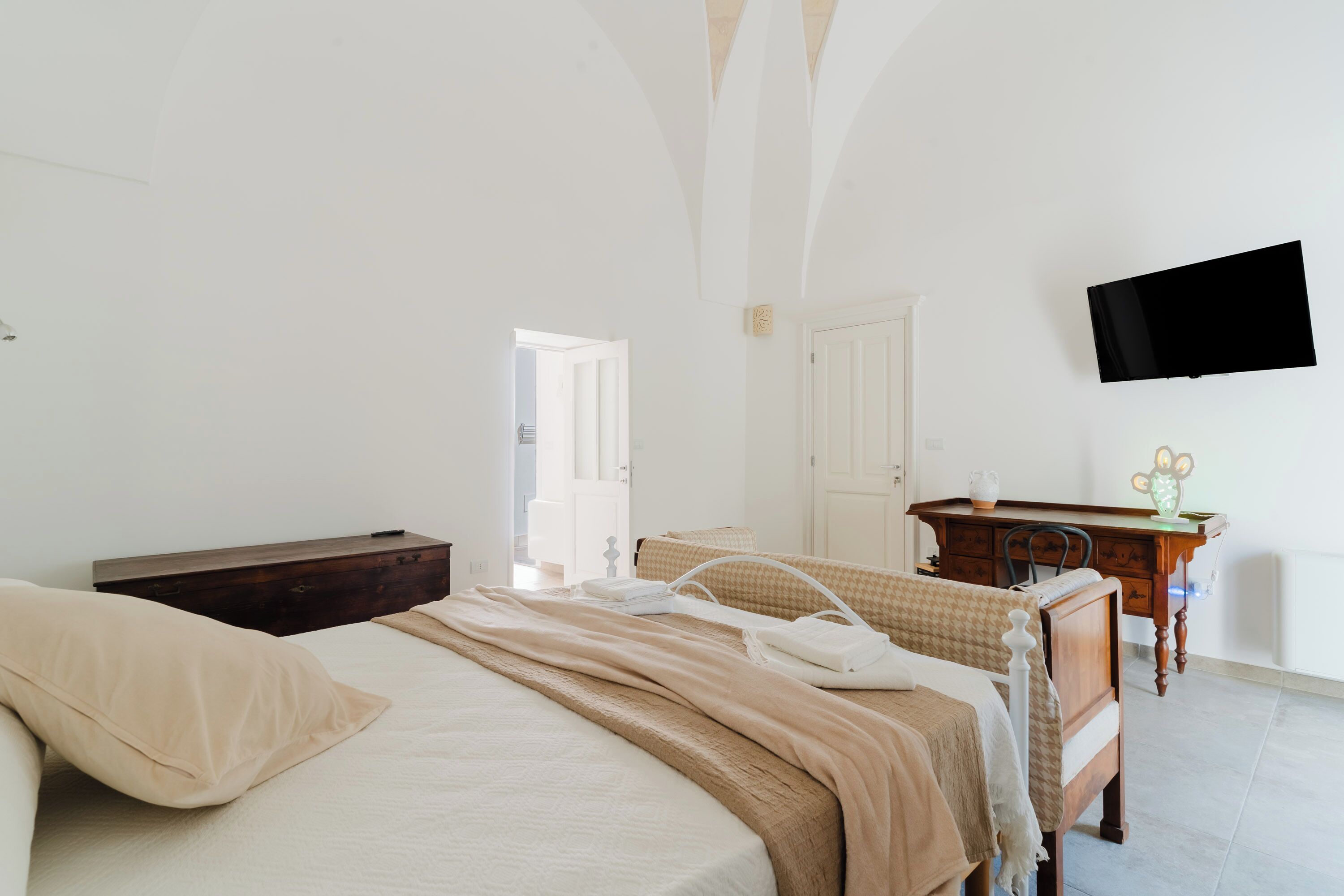 1 chambre, fer et planche à repasser, Wi-Fi gratuit, draps fournis