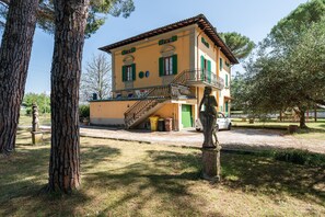 Exterior - Holiday Home 'Ruben' with Shared Pool, Private Terrace and Wi-Fi (Fucecchio)