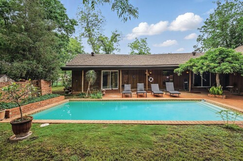 Lone Star Hacienda - Resort-Style Texas Charm