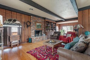 Smart TV - Lone Star Hacienda - Resort-Style Texas Charm (Abilene)