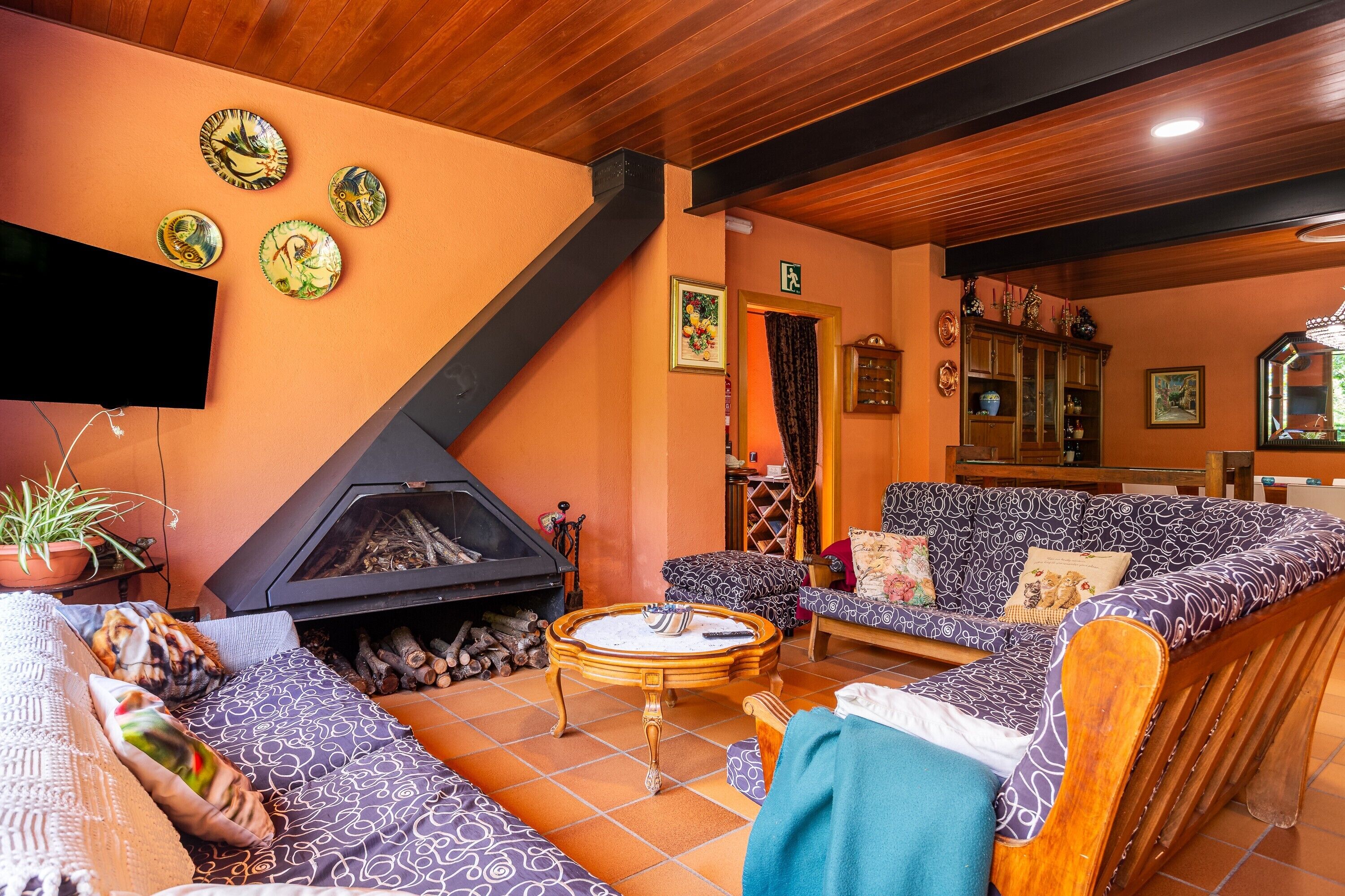 Cheminée, table de tennis de table