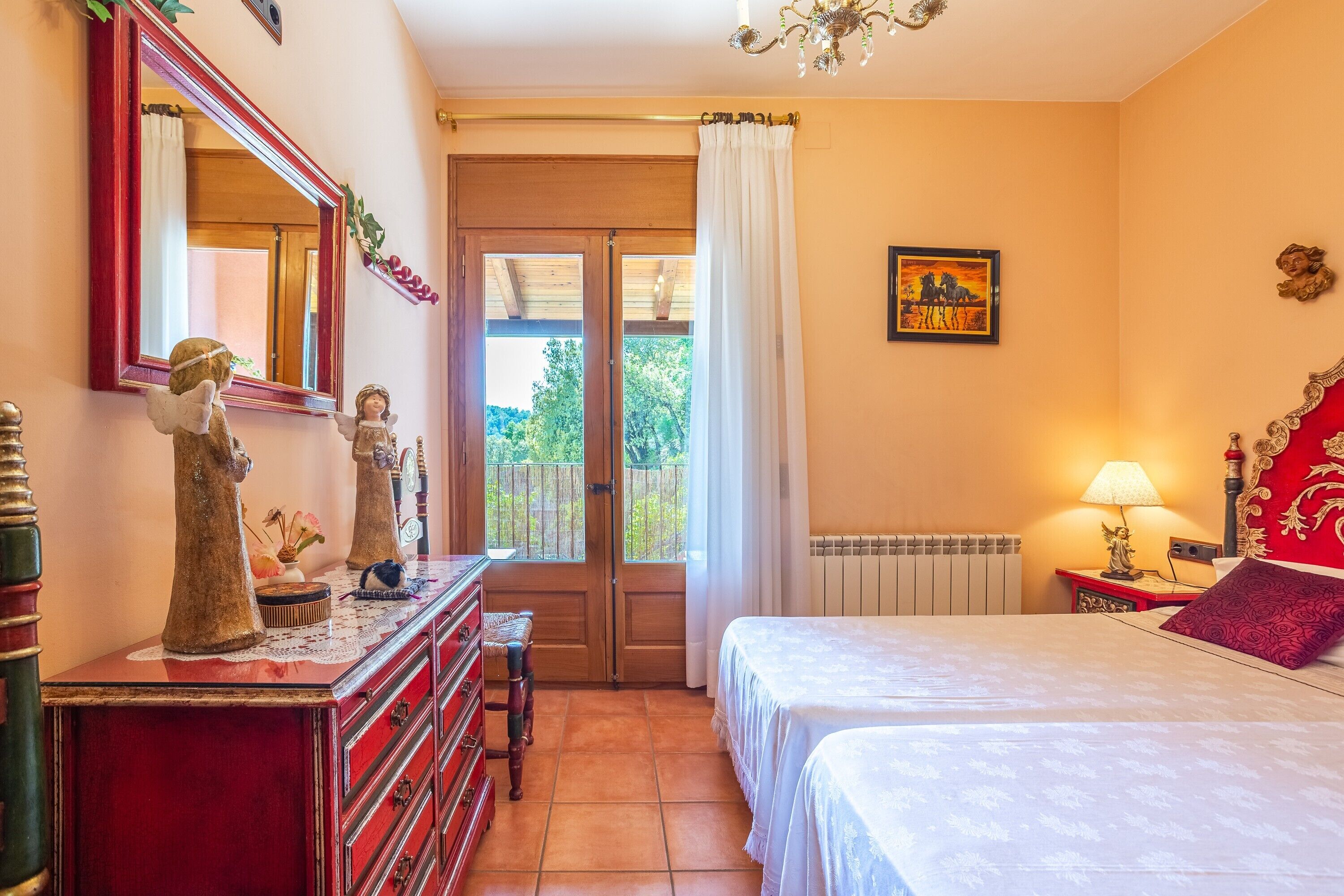 6 bedrooms, iron/ironing board, free WiFi, bed sheets