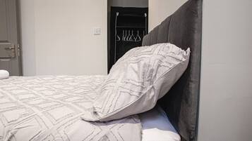 1 bedroom, iron/ironing board, internet, bed sheets