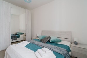 2 habitaciones, tabla de planchar con plancha y wifi gratis 