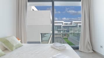 3 bedrooms, free WiFi, bed sheets