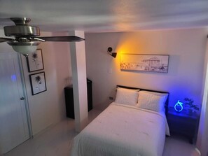 1 室のベッドルーム、アイロン / アイロン台、WiFi、ベッドシーツ